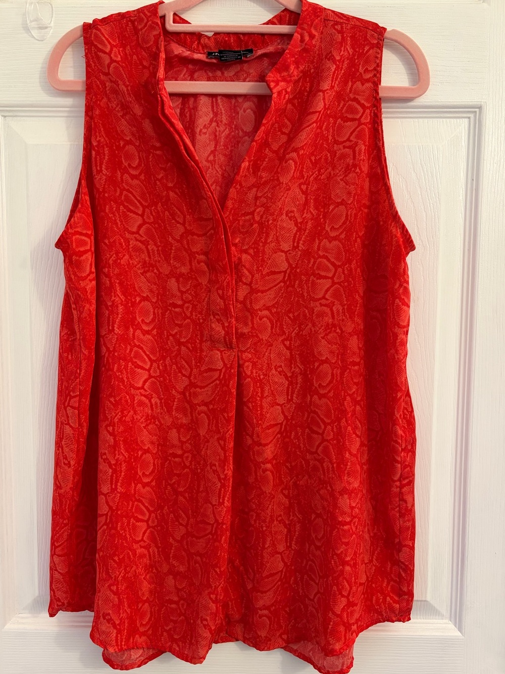 Jones New York Red Sleeveless V-Neck blouse. Size large. $10